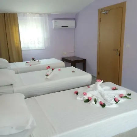 Gul Sogut Hostal Marmaris